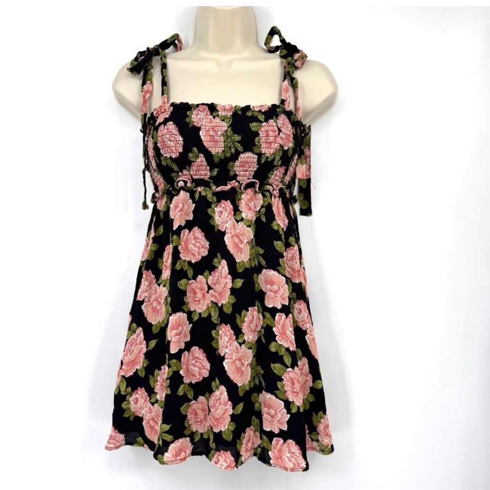 Reformation Smocked Tie Mini Dress black Floral roses. Size Small